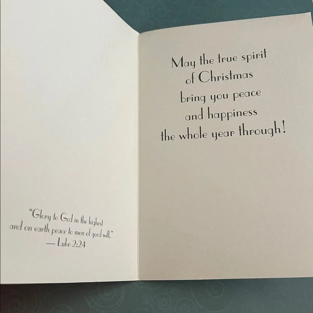 8 Christmas Greeting Cards (no envelopes included)